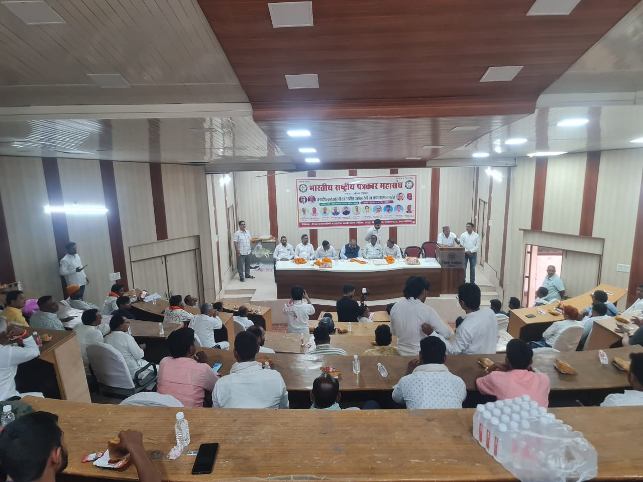 भारतीय राष्ट्रीय पत्रकार महासंघ के शपथ ग्रहण समारोह मे बोले परिवहन मंत्री दयाशंकर सिंह -सबको न्याय मिले इसका प्रयास करती है पत्रकारिता